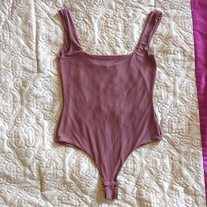 Pretty little thing size 4 beautiful condition never worn stretchy material!